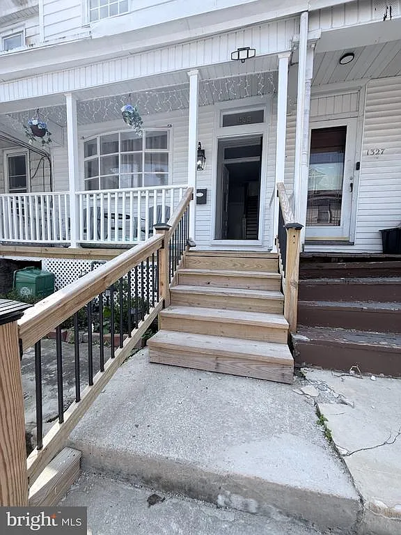 5 bed, 1.5 bath, 2459 sqft, $1,700 — Photo 2