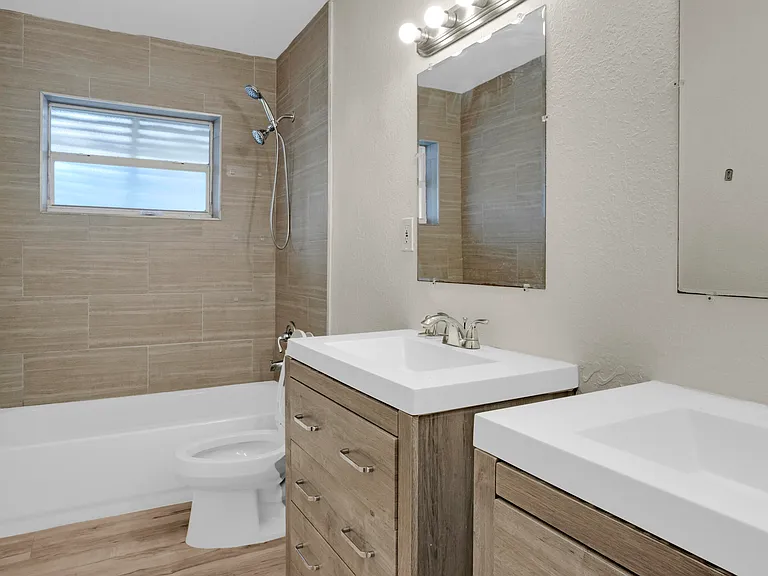3002 Arthur St — Photo 4