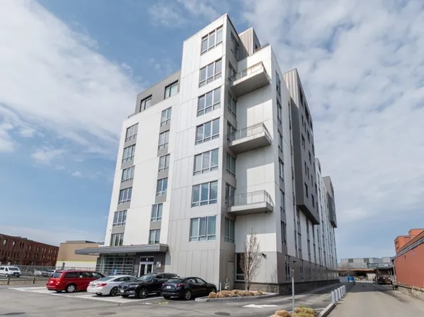 9 Medford St #Penthouse 4, Somerville, MA 02143