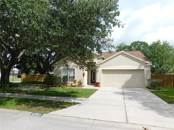 4301 Fayette Dr, Lutz, FL 33559