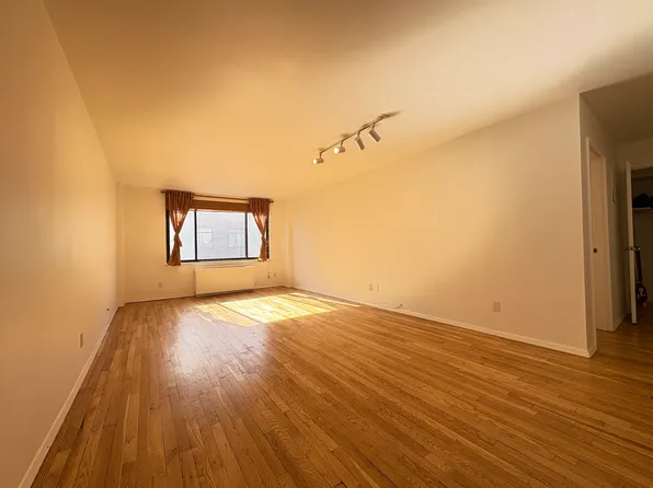 447 West 45th Street image 1 of 11