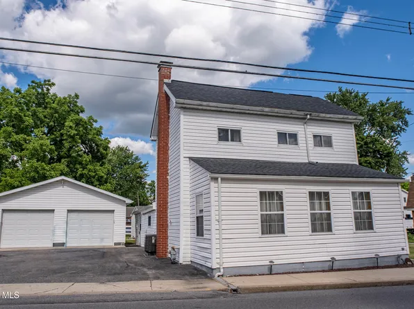 914 N Montgomery St, Hollidaysburg, PA 16648