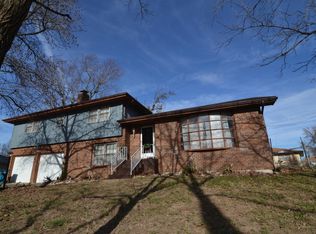 713 E Meadowlark Cir, Springfield, MO 65810