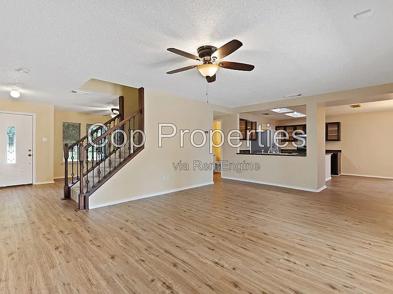 8118 Stagwood Hl — Photo 11