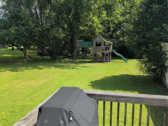 5th image of 805 S Scotland Ln