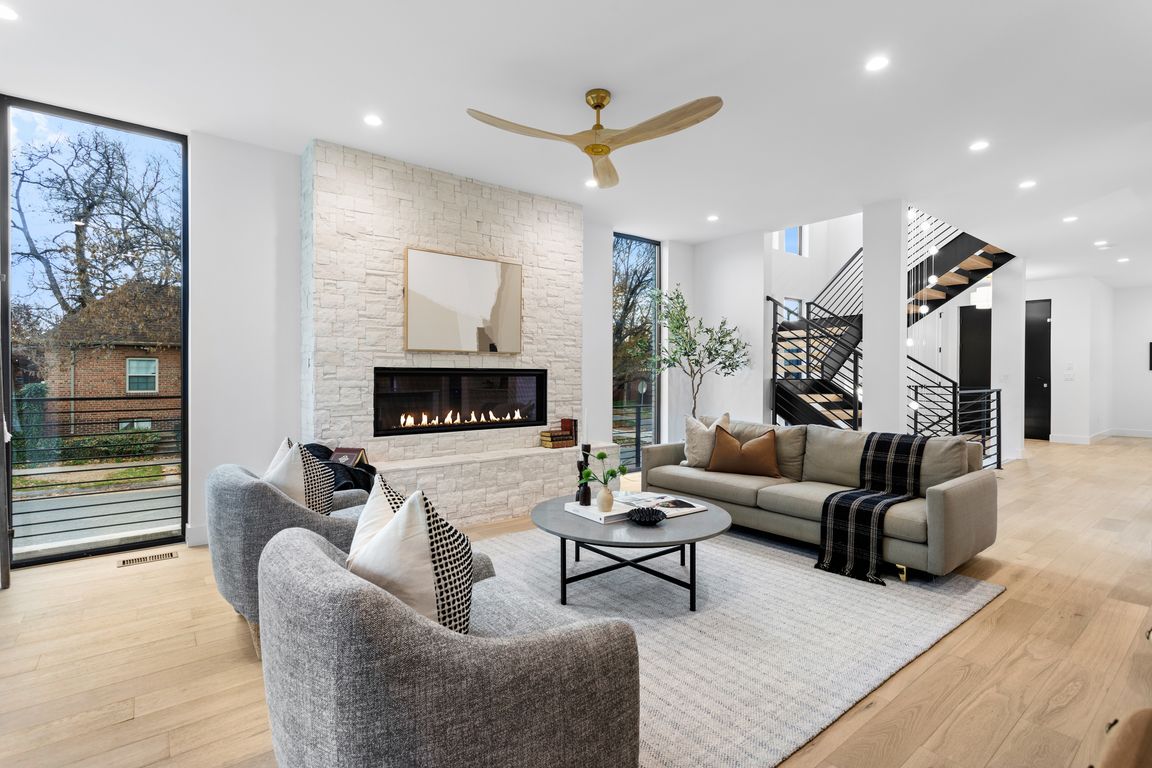 next background image