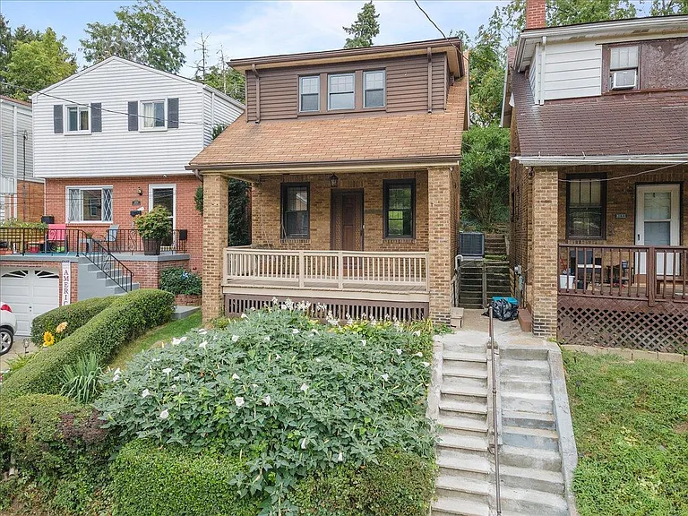 3033 Brentwood Ave — Photo 2
