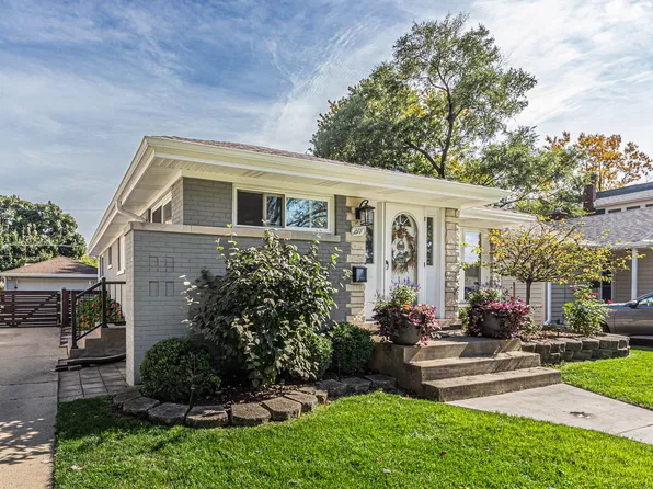 217 S Owen St, Mount Prospect, IL 60056