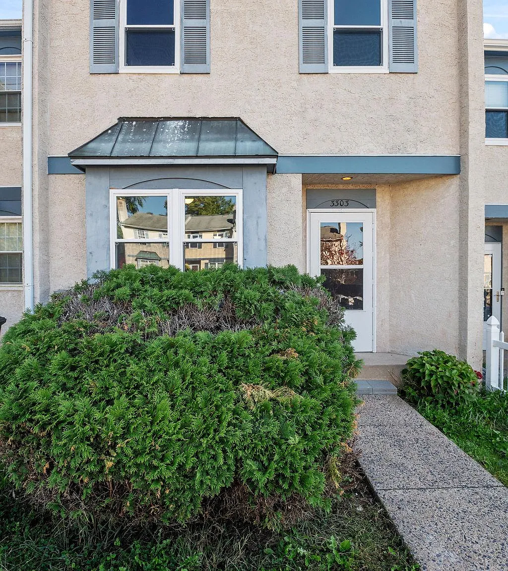 3 bed, 1.5 bath, 1368 sqft, $2,300 — Photo 1