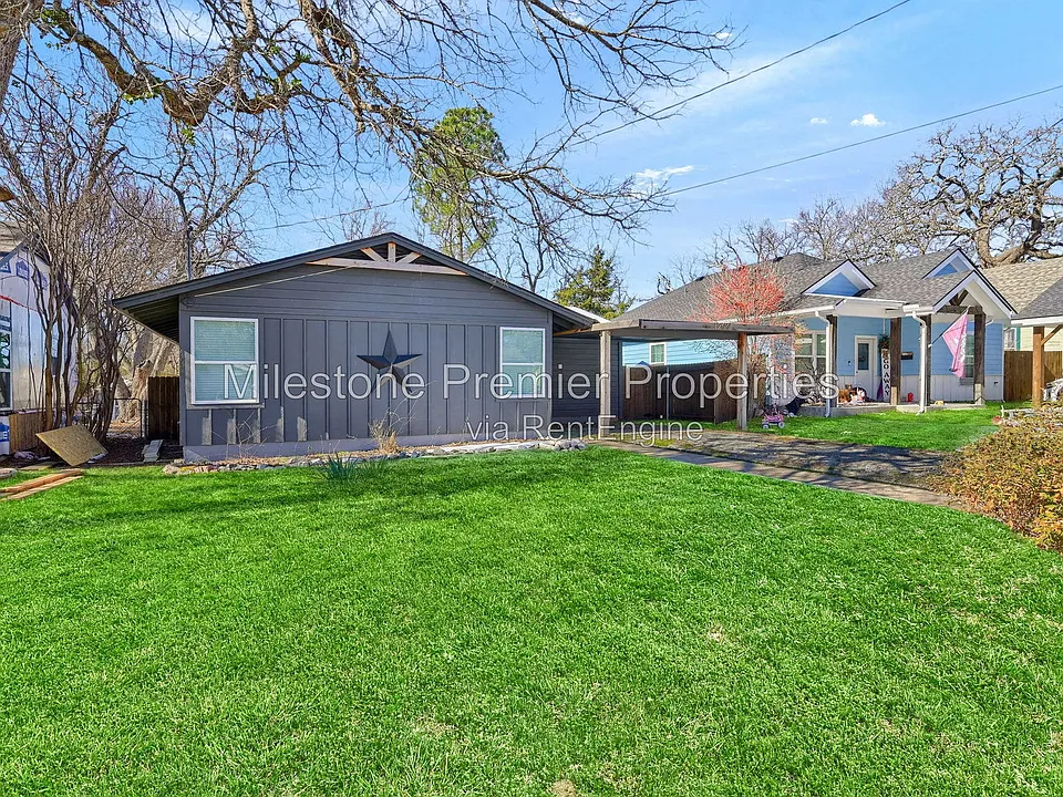 204 N Holly Ave