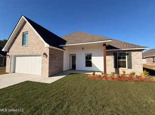 15 Gant Ln, Long Beach, MS 39560