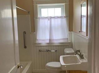 142 Potters Ave, Warwick, RI 02886