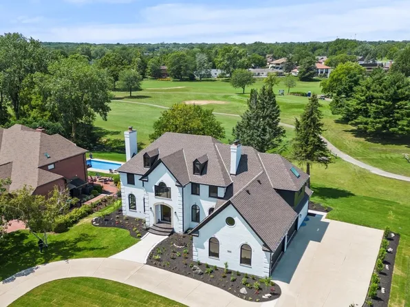 8400 Evergreen Ln, Darien, IL 60561