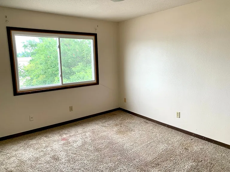 850 Bridgit Ln SE — Photo 4