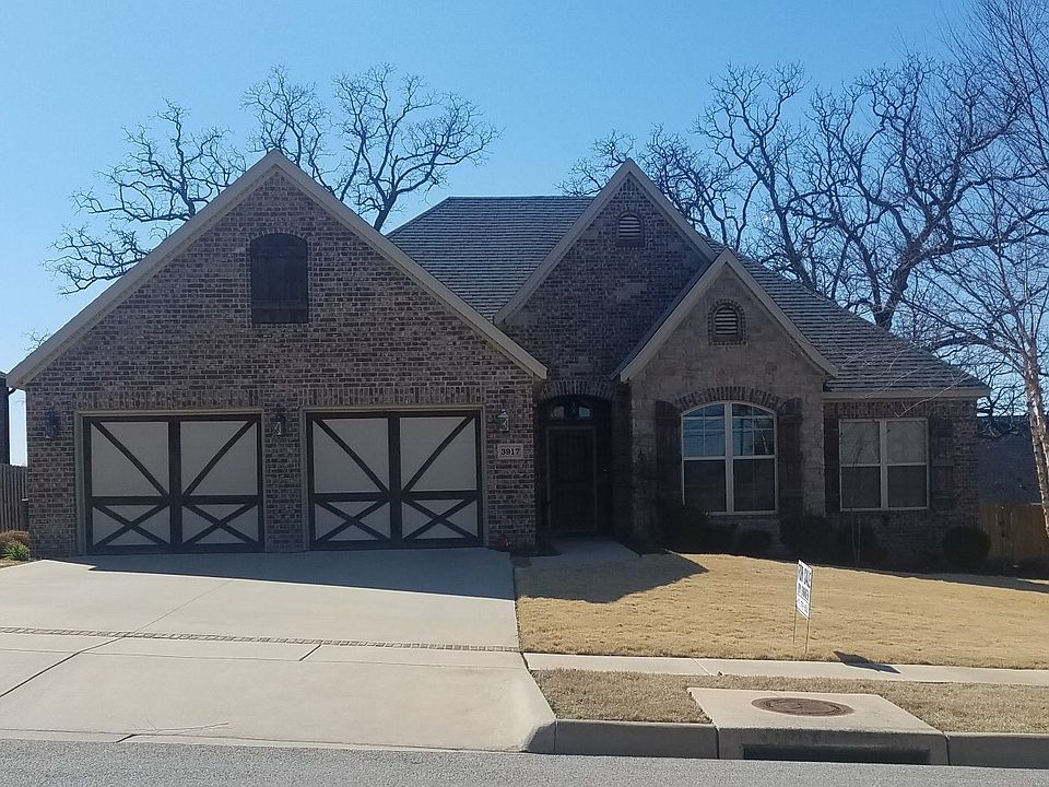 Awesome Lot with huge trees!