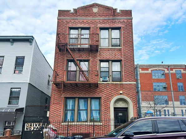 559 51st Street image 1 of 11