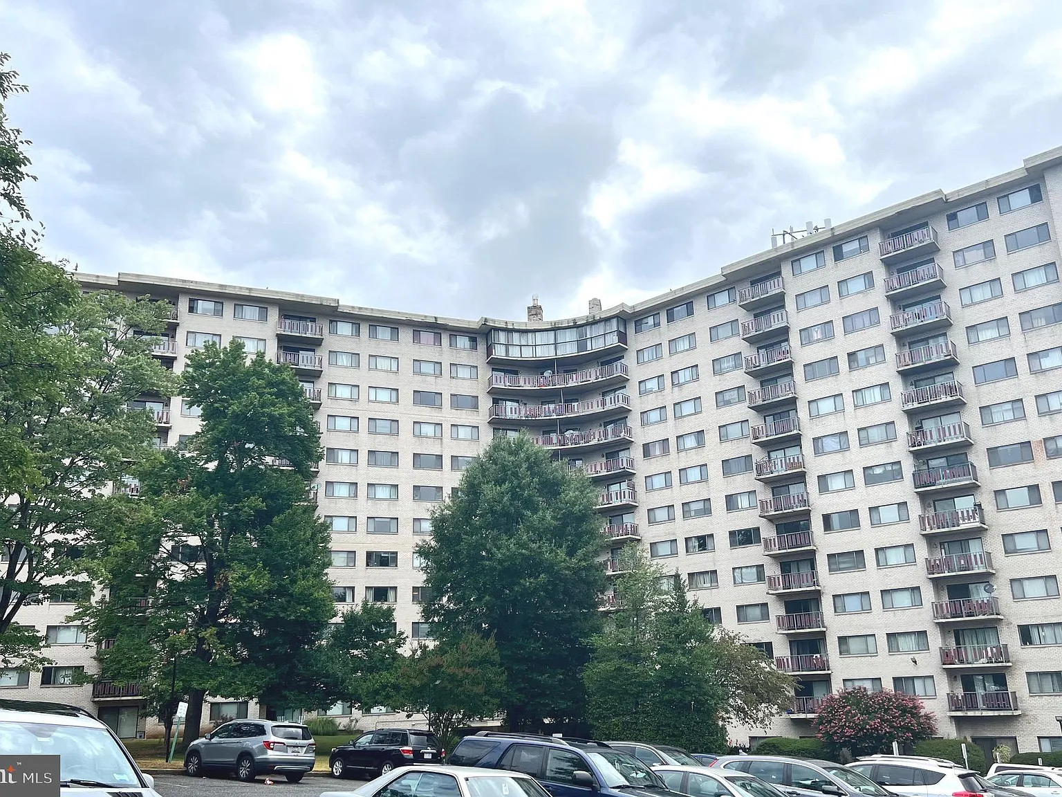 2 bed, 1054 sqft, $2,059 — Photo 1