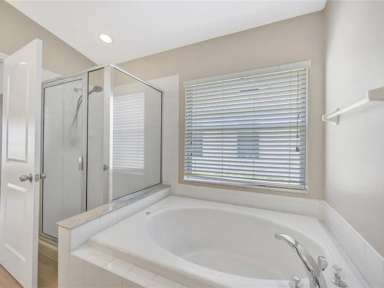 30435 Annadale Dr — Photo 39