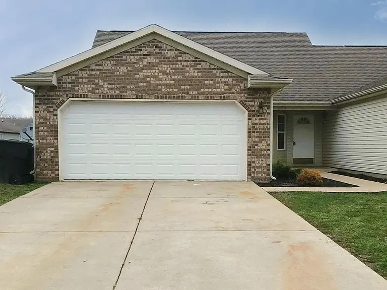 2020 Bridgewater Cir — Photo 1