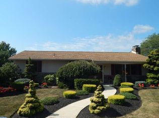 16 Rose Virginia Rd, Oley, PA 19547