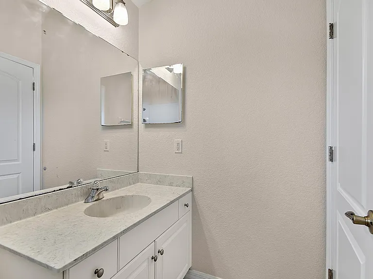 9 Lytton Ln — Photo 22