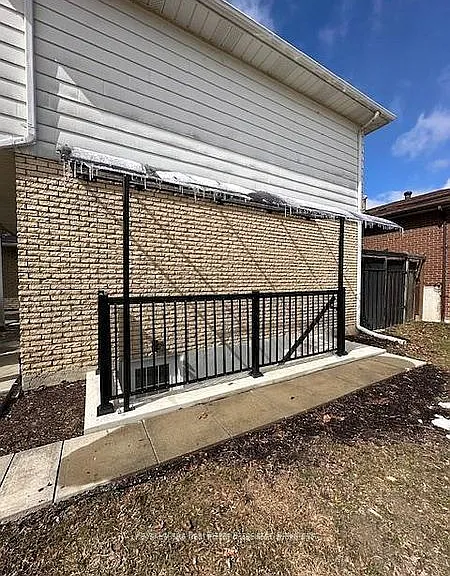 1 Esplanade Rd — Photo 4
