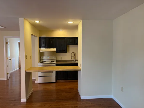 135 Grand Ave #4, Mars, PA 16046