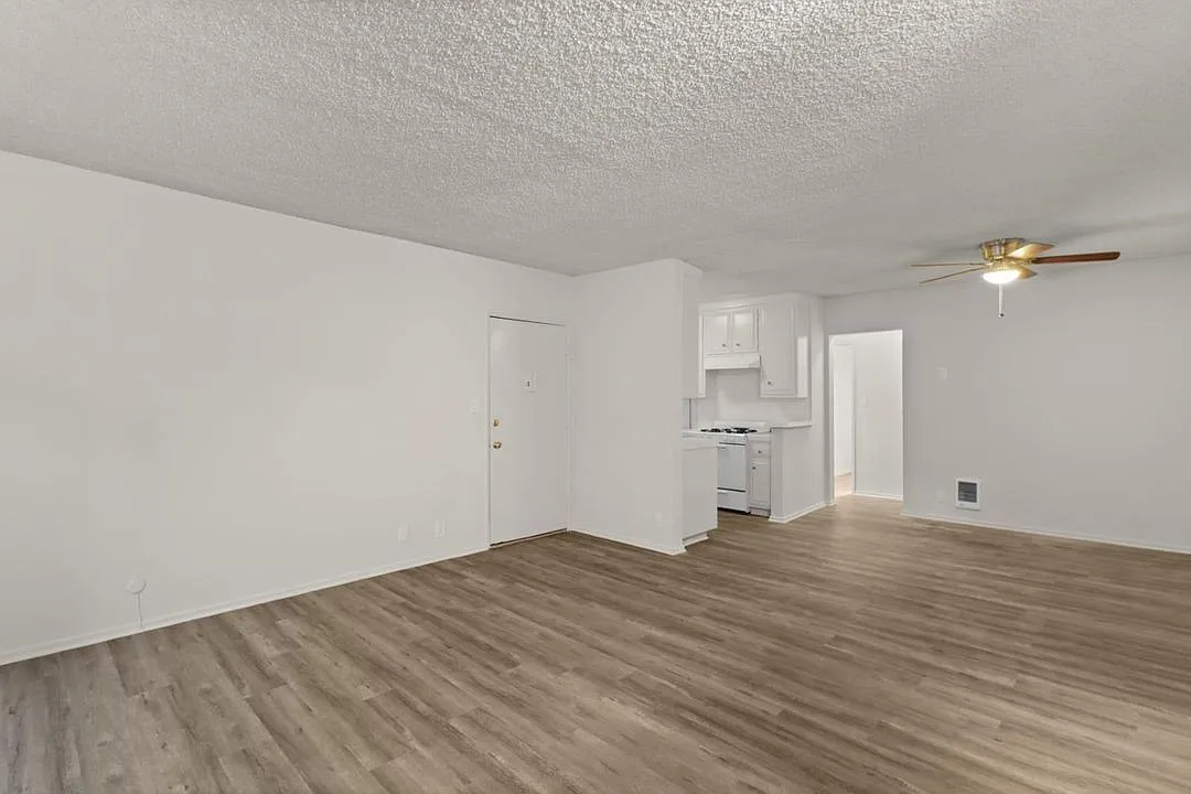 1 bed, 1.5 bath, $2,895 — Photo 3
