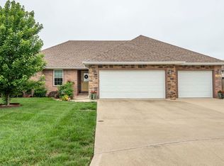 5608 E Gatehouse Dr, Strafford, MO 65757