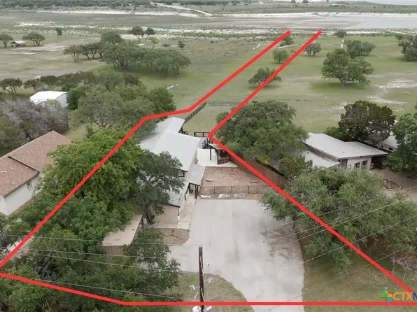 707 Park Shrs, Canyon Lake, TX 78133