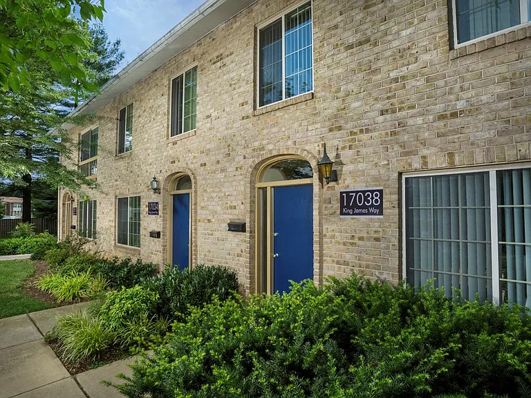 Londonderry Apartments — Photo 10