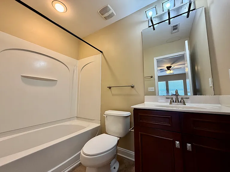 121 Walnut Cove Dr #D — Photo 20