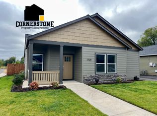 1729 Thomas Rd, Medford, OR 97501