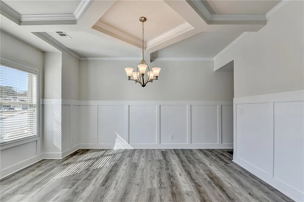 5 bed, 3.0 bath, 3150 sqft, $3,200 — Photo 2