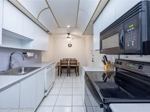 1100 Saint Charles Pl APT 717, Hollywood, FL 33026