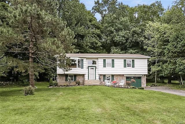 1st image of 22 Steiner Dr