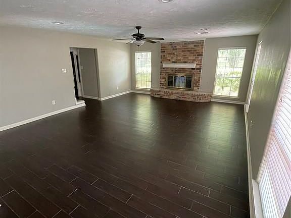 2nd image of 1106 Romaine Ln