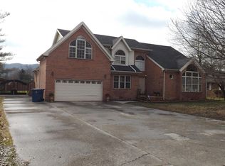 501 N Petersborough Ave, Middlesboro, KY 40965