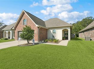 8966 Falling Oak Dr, Baton Rouge, LA 70817