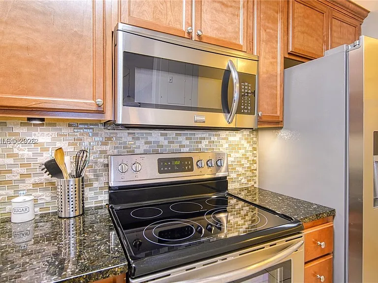 2900 Banyan St #408 — Photo 5