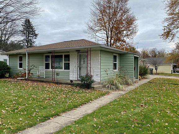 3rd image of 1101 Tulip Dr