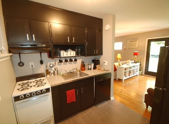 4th image of 755 Saint Charles Ave NE APT 03
