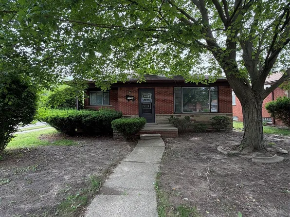 23750 Wildwood Ave, Oak Park, MI 48237