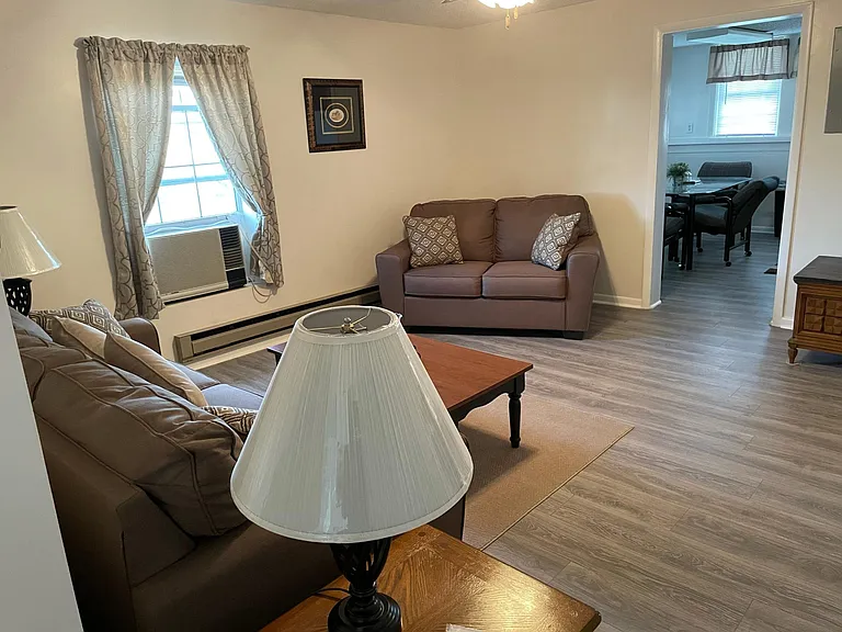 111 W Walnut St #1 — Photo 3