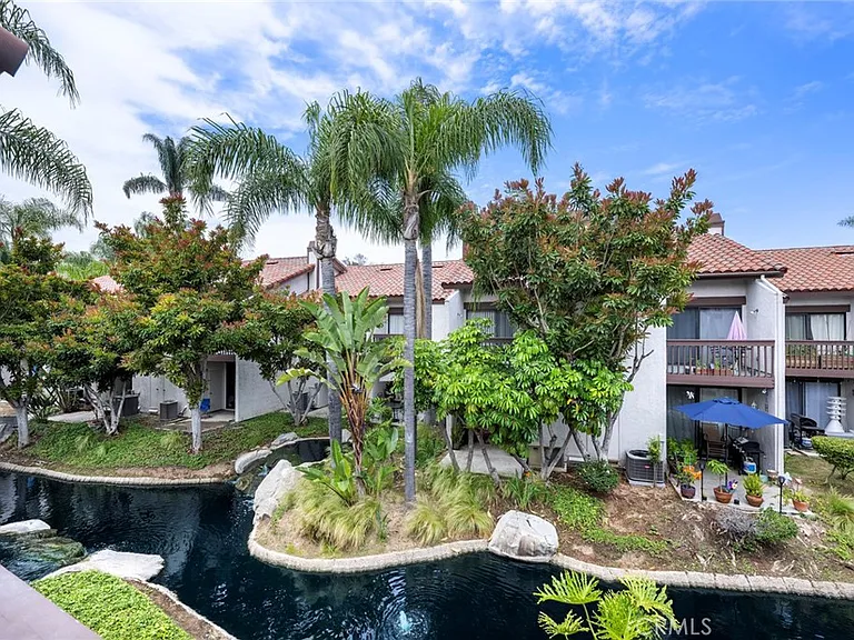 319 Molokai Dr — Photo 43