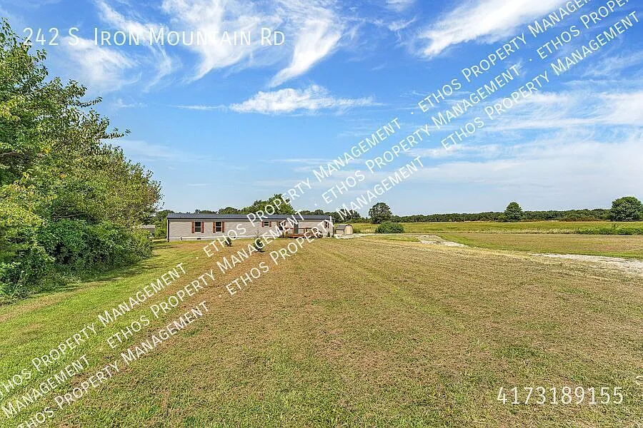 Pre-Leasing now! 3-bedroom, 2-bathroom home located in the heart of Fordland, MO — Photo 3