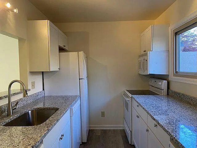 2 bed, 2.5 bath, 1152 sqft, $2,075 — Photo 3