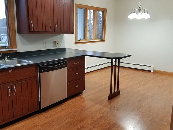 5th image of 15179 W Mill St