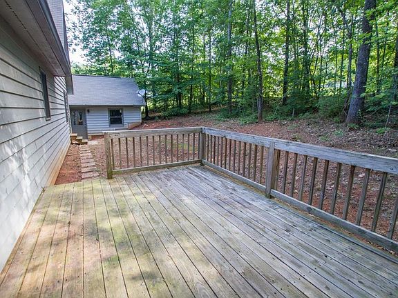 4th image of 95 Sarah Ann Ln