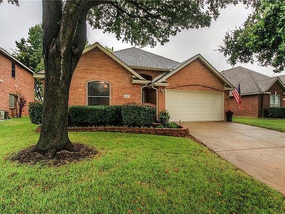 2nd image of 2727 Chatsworth Dr